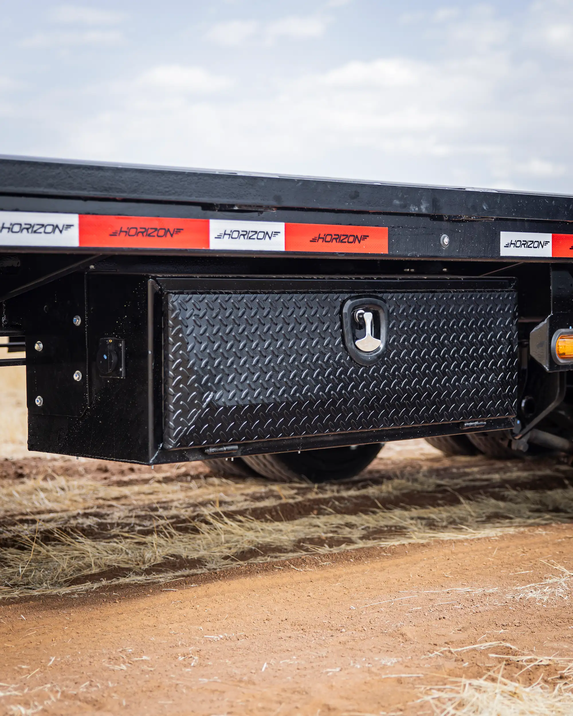 horizon trailers img
